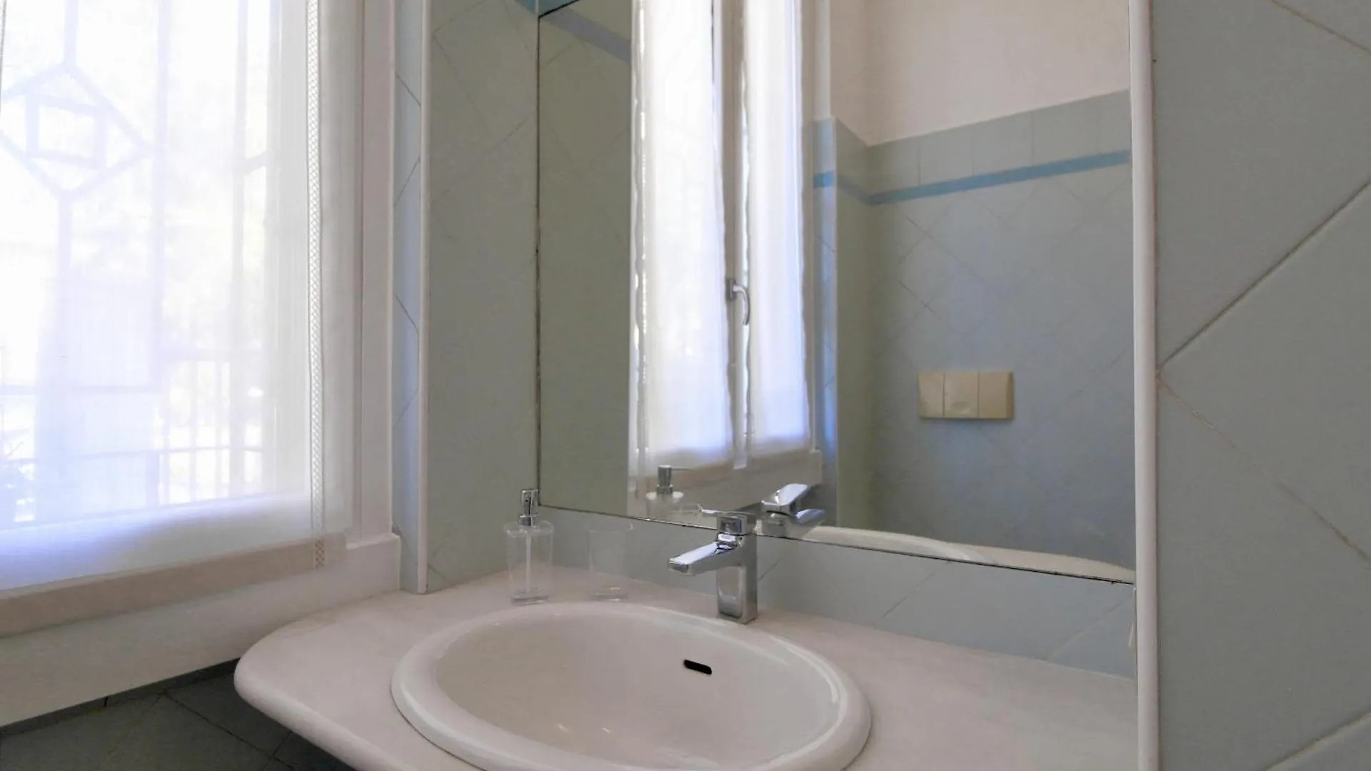 Casa Gibi - Your Home From Home Milan 0*,  Italy
